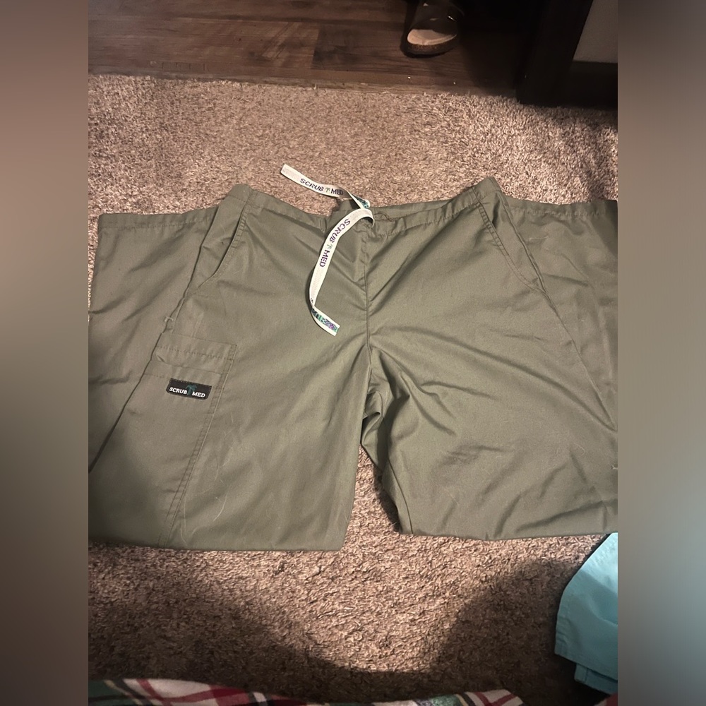 Scrub med scrub pants